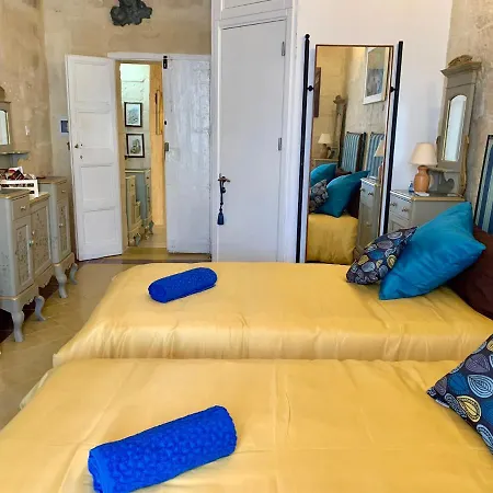Two-bedroom Authentic House * Birgu
